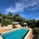 Avec Vue Sur Le Golfe De St Tropez Villa