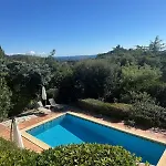 Avec Vue Sur Le Golfe De St Tropez Grimaud