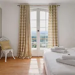 Avec Vue Sur Le Golfe De St Tropez