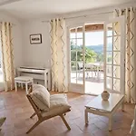 Avec Vue Sur Le Golfe De St Tropez Grimaud