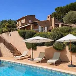 Avec Vue Sur Le Golfe De St Tropez 别墅