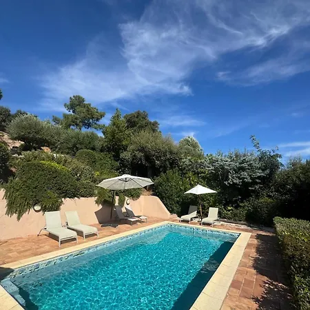Avec Vue Sur Le Golfe De St Tropez 别墅