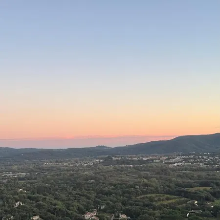 Avec Vue Sur Le Golfe De St Tropez
