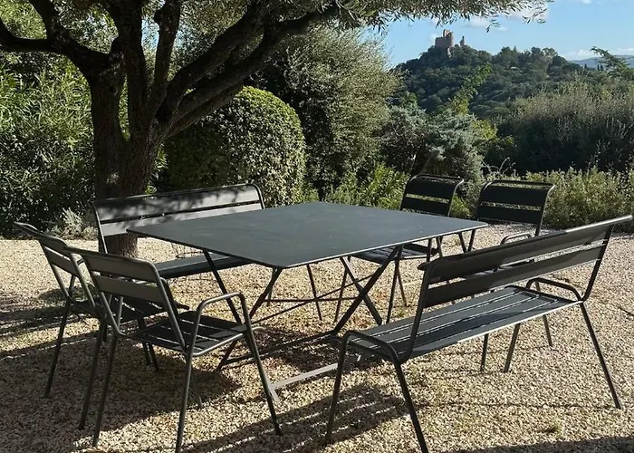 Avec Vue Sur Le Golfe De St Tropez Grimaud