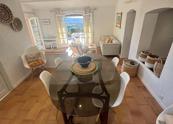 Villa Avec Vue Sur Le Golfe De St Tropez *