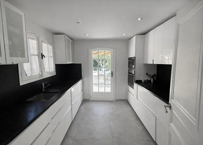 Villa Avec Vue Sur Le Golfe De St Tropez