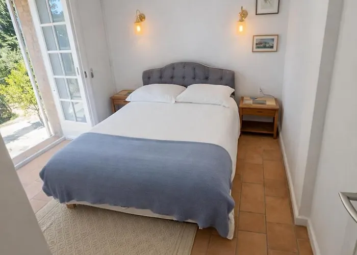 Avec Vue Sur Le Golfe De St Tropez Grimaud