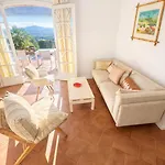 Villa Avec Vue Sur Le Golfe De St Tropez *