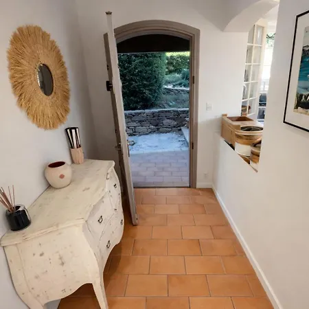 Avec Vue Sur Le Golfe De St Tropez Villa