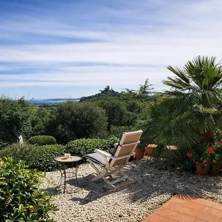 Avec Vue Sur Le Golfe De St Tropez