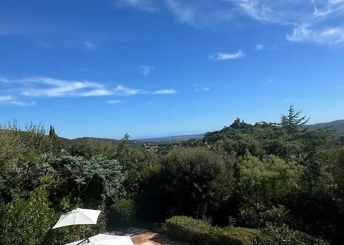 Avec Vue Sur Le Golfe De St Tropez فيلة *