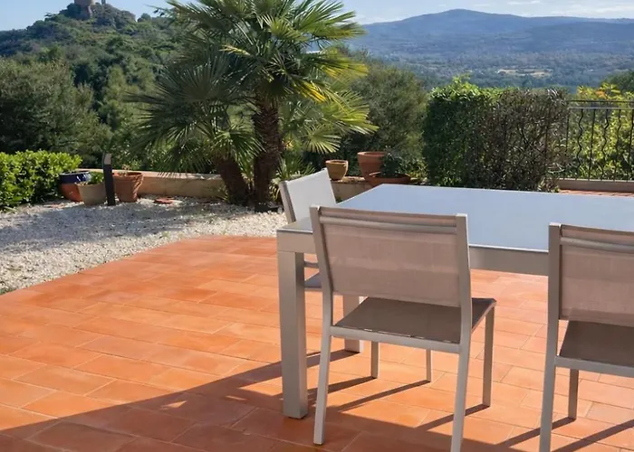 Avec Vue Sur Le Golfe De St Tropez فيلة *