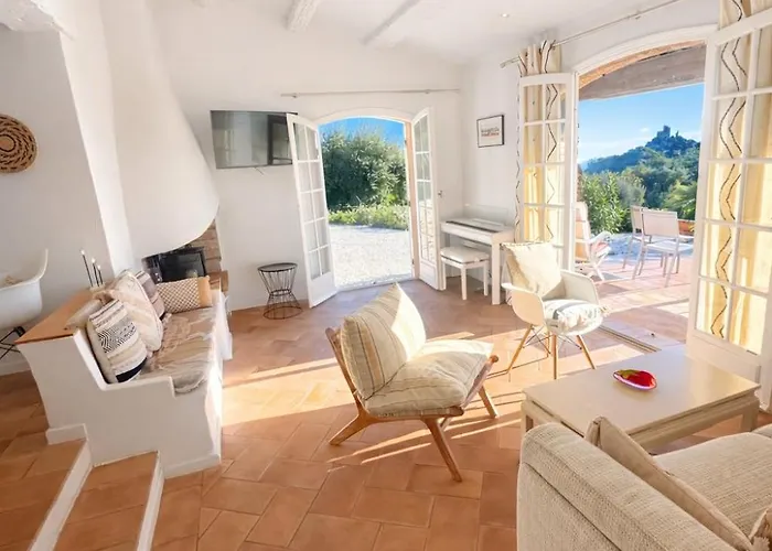 Avec Vue Sur Le Golfe De St Tropez Grimaud