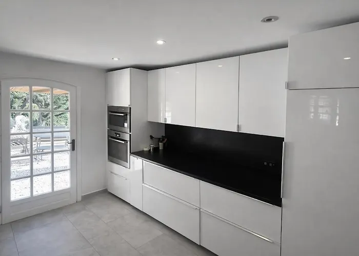 Avec Vue Sur Le Golfe De St Tropez Villa *