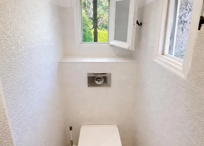 Avec Vue Sur Le Golfe De St Tropez Villa *