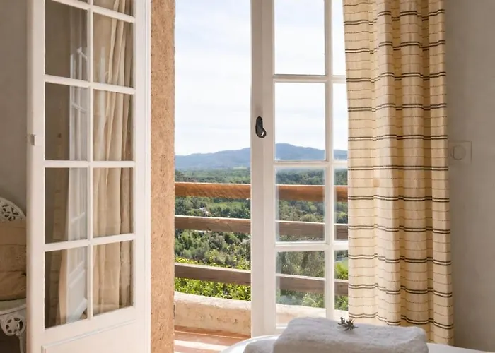 Avec Vue Sur Le Golfe De St Tropez *