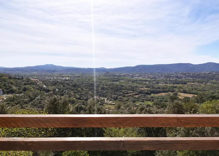 Avec Vue Sur Le Golfe De St Tropez فيلة غريمو