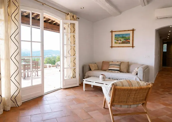 Avec Vue Sur Le Golfe De St Tropez فيلة غريمو