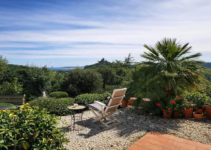 Avec Vue Sur Le Golfe De St Tropez